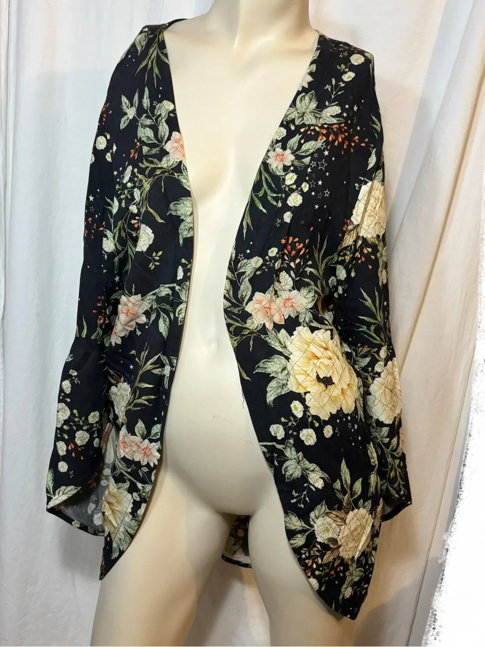 Anthropologie Farm Rio Bell Sleeve Kimono OS